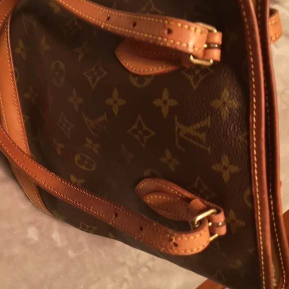 Louis Vuitton bucket bag - Picture 10 of 11